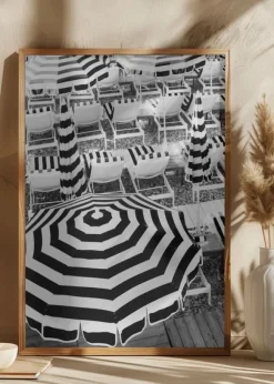 Black and White Beach Umbrellas Poster (21x29.7 cm (A4))