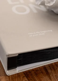 KAILA Fotoalbum HI LITTLE ONE Grå - 600 bilder i 10x15 cm