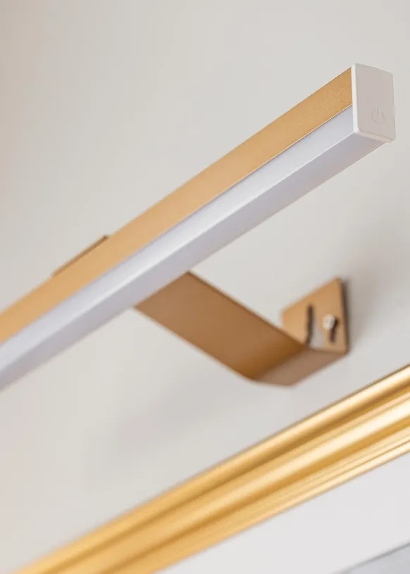 KAILA Glow Batteridriven Tavelbelysning 55 cm - Guld