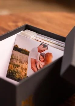 KAILA MEMORIES Fotobox (700 bilder i 10x15 cm) - Svart