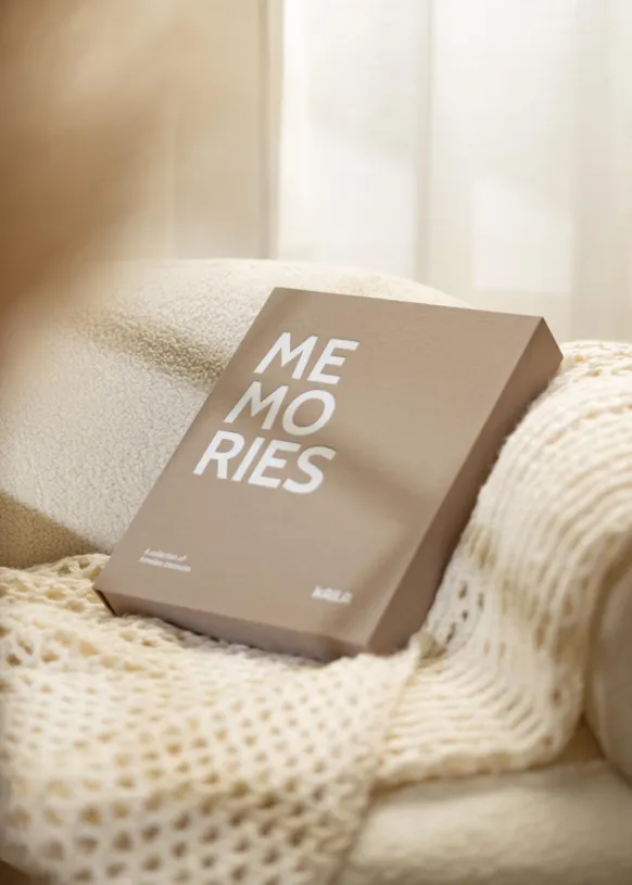 KAILA MEMORIES Grey/White - Coffee Table Photo Album (60 Svarta Sidor / 30 Blad)
