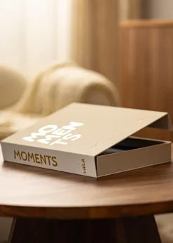 KAILA MOMENTS Creme - Coffee Table Photo Album (60 Svarta Sidor / 30 Blad)