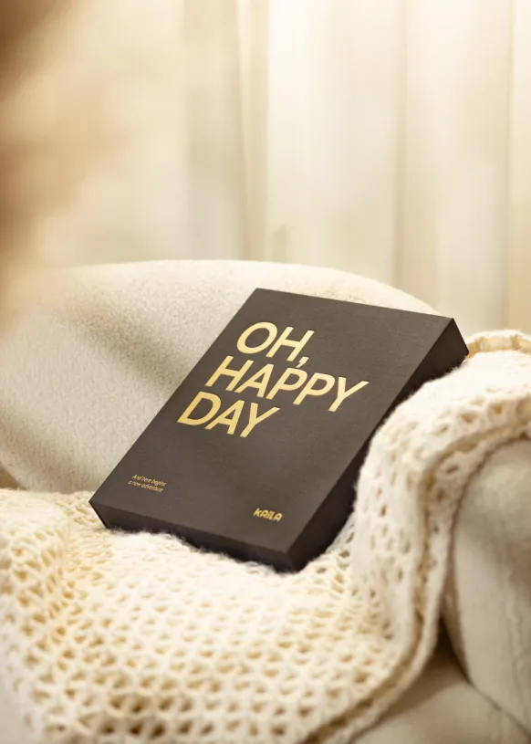 KAILA OH HAPPY DAY Black - Coffee Table Photo Album (60 Svarta Sidor / 30 Blad)