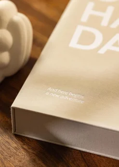 KAILA OH HAPPY DAY Grey - Coffee Table Photo Album (60 Svarta Sidor)