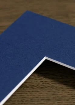 Passepartout Royal Blue Måttbeställd (Vit Kärna)