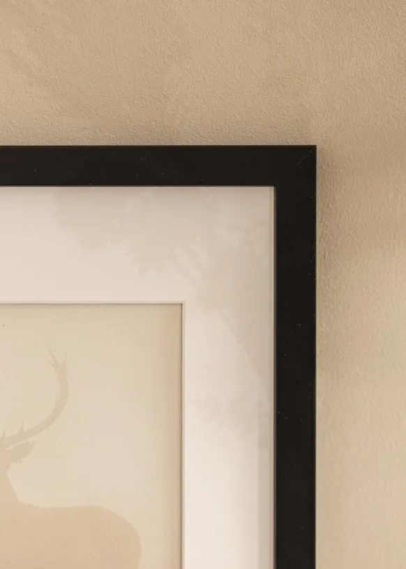 Ram Black Wood 24x24 cm