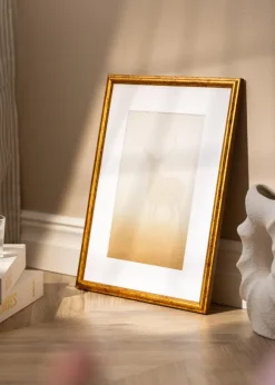 Ram Claudia Guld 30x40 cm - Passepartout Vit 21x29,7 cm