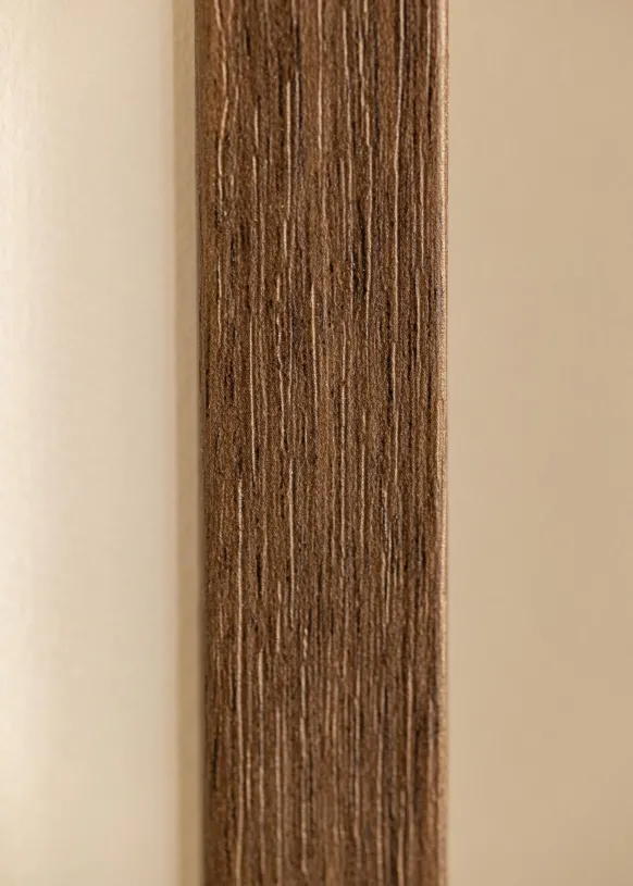 Ram Hermes Valnöt 20x30 cm - Passepartout Vit 10x21 cm