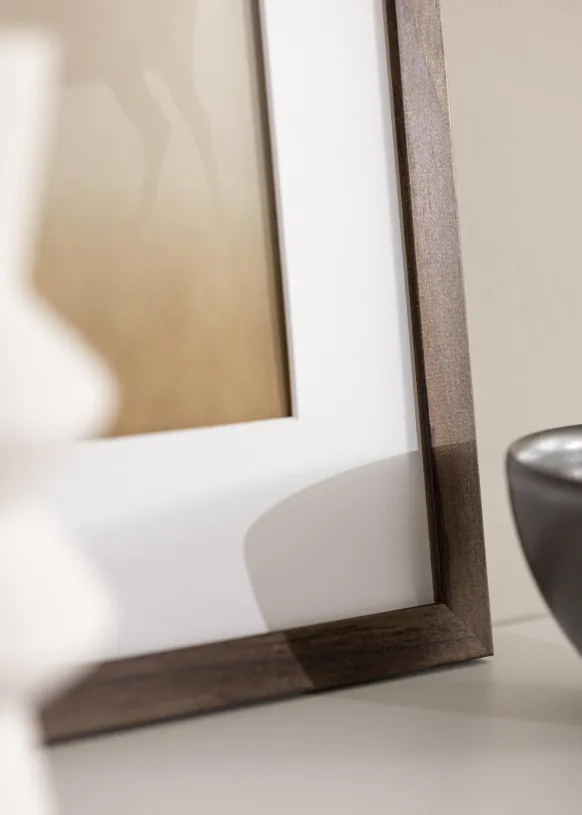 Ram Stilren Valnöt 62x93 cm - Passepartout Vit 45x80 cm