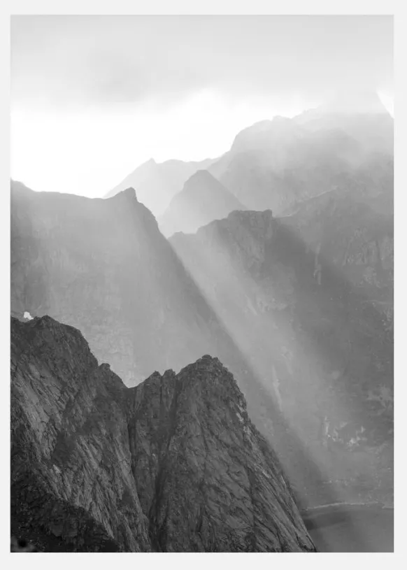 Shadow On Mountains Canvastavla (30x40 cm)
